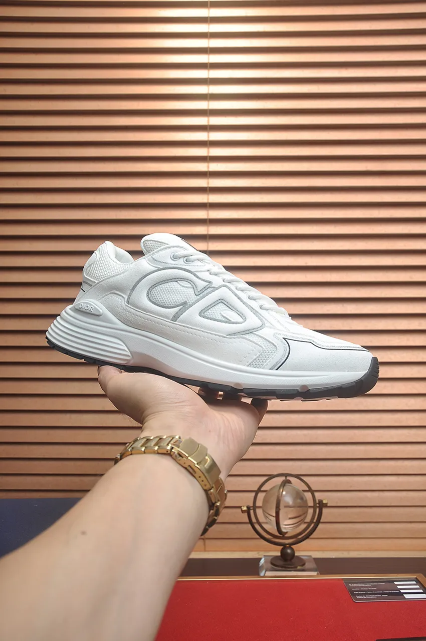 Men's men's shoes 💰: 500💶 (top original order) Brand: Dior (Dior) Standard code: Men's code 38-44 (45 customized) Grade: Same as the official website Material: Top original cowhide spliced ​​together Original wear-resistant and lightweight outsole Style category: Fashionable casual shoes Distinguished luxury brand elements top luxury Color: Actual picture color